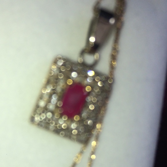 10k diamond necklace. - Picture 1 of 9